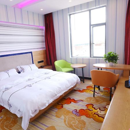 Kunming Mengda Holiday Hotel Екстер'єр фото