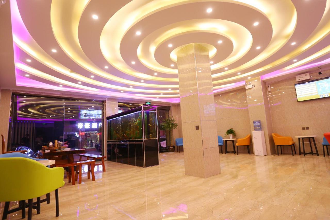 Kunming Mengda Holiday Hotel Екстер'єр фото